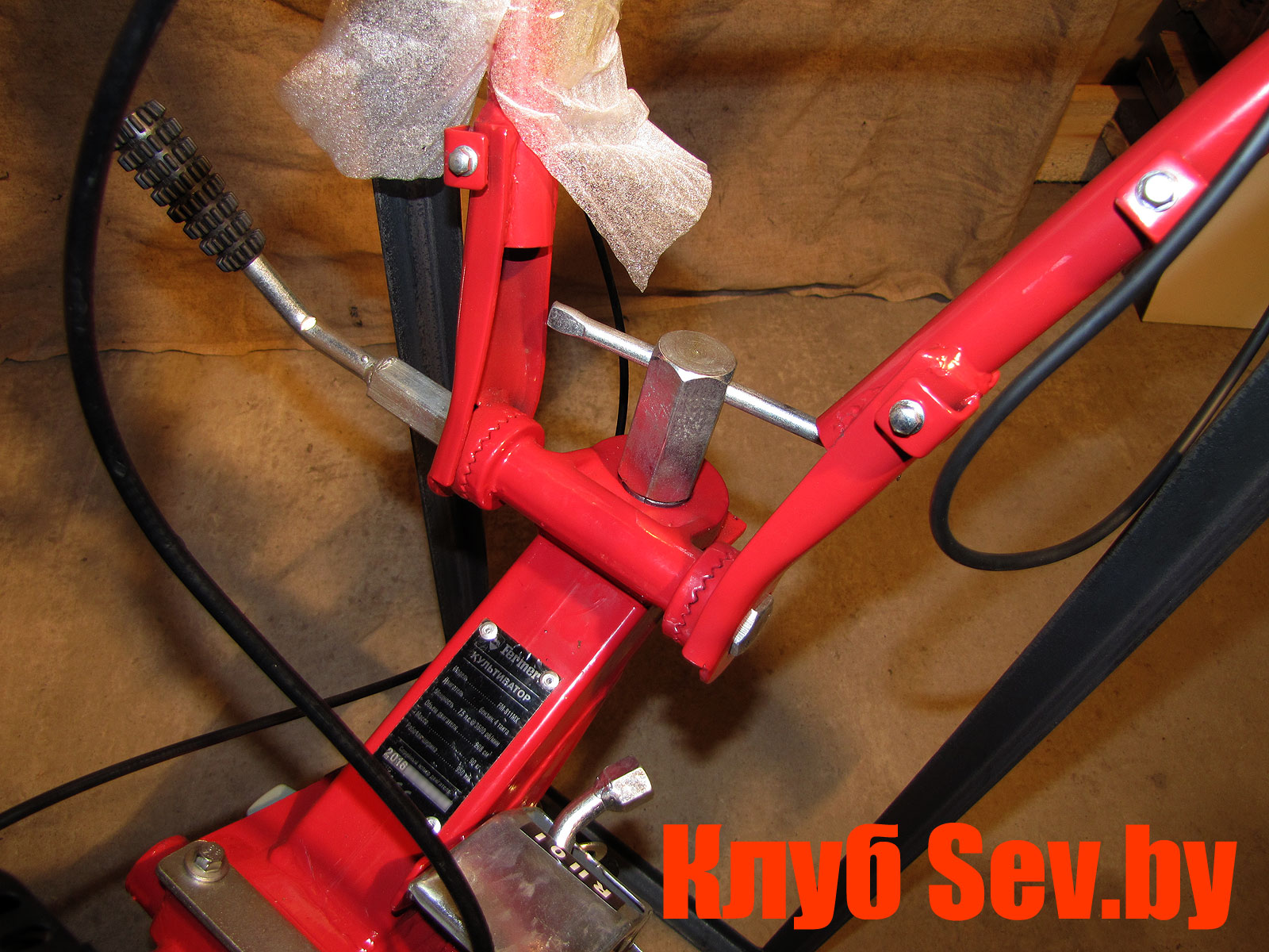 3. Своеобразная установка рукояток управления для минимизации усилий 3. Своеобразная установка рукояток управления для минимизации усилий