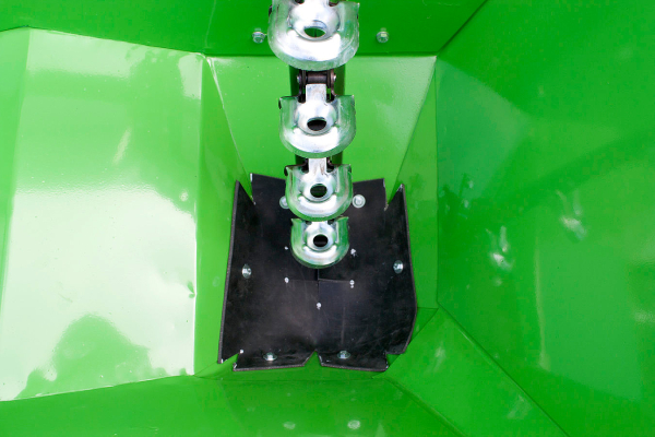 Высаживающий аппарат элеваторного типа с цепью картофелесажалки Bomet Gemini S239/1 Высаживающий аппарат элеваторного типа с цепью картофелесажалки Bomet Gemini S239/1